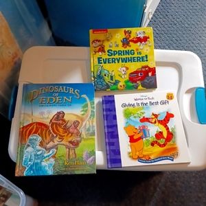 Bundle of kid's books